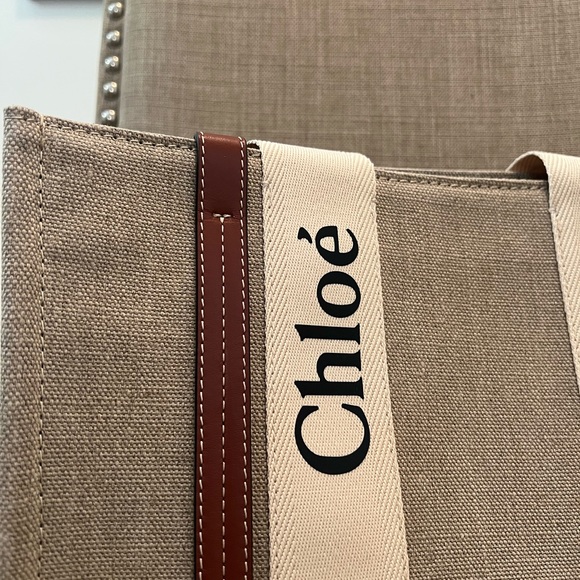 Chloe Woody Medium Logo Tote - Picture 8 of 10